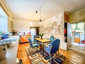 Photo 2- click for photo gallery